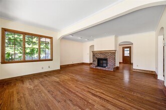 44 Hamilton Rd in Scarsdale, NY - Building Photo - Building Photo