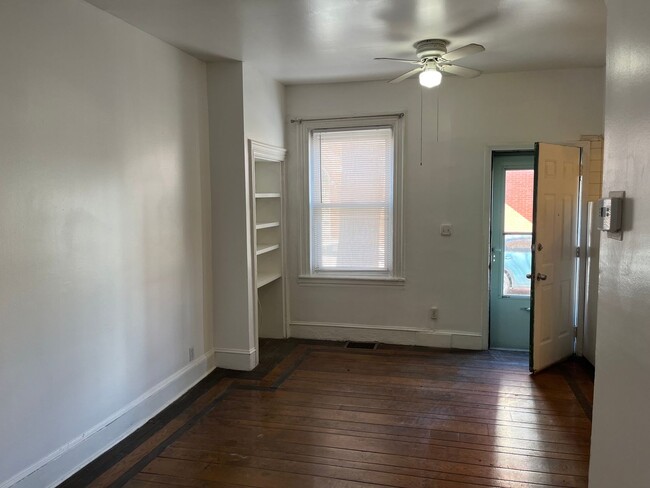 property at 2620 Poplar St