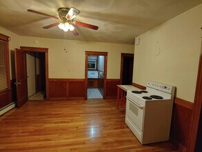 18 Pearl St, Unit FL 2 in Manville, RI - Building Photo - Building Photo