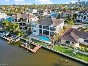 405 Tradewinds Ave in Naples, FL - Building Photo - Building Photo
