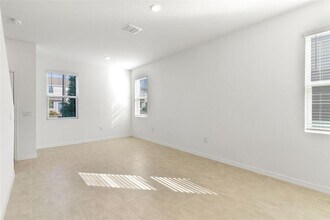 2987 Skyline Lp in Kissimmee, FL - Building Photo - Building Photo