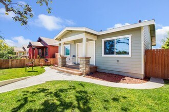 2253-2257 Olive Ave in Long Beach, CA - Building Photo - Building Photo