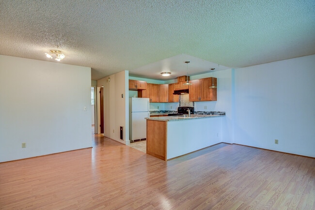 730 SW Harrier Cir in Oak Harbor, WA - Building Photo - Building Photo