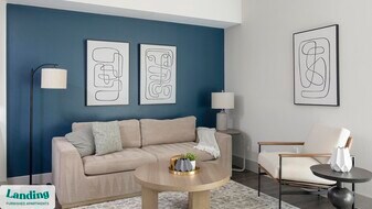 2323 E Highland Ave in Phoenix, AZ - Building Photo