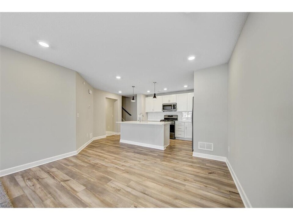 10530 Weston Wy N in Maple Grove, MN - Building Photo