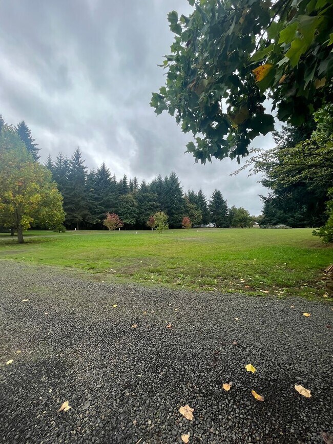 1625 River Loop 1 in Eugene, OR - Building Photo - Building Photo