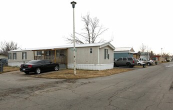 Rockwood Mobile Home Park in Tulsa, OK - Foto de edificio - Building Photo