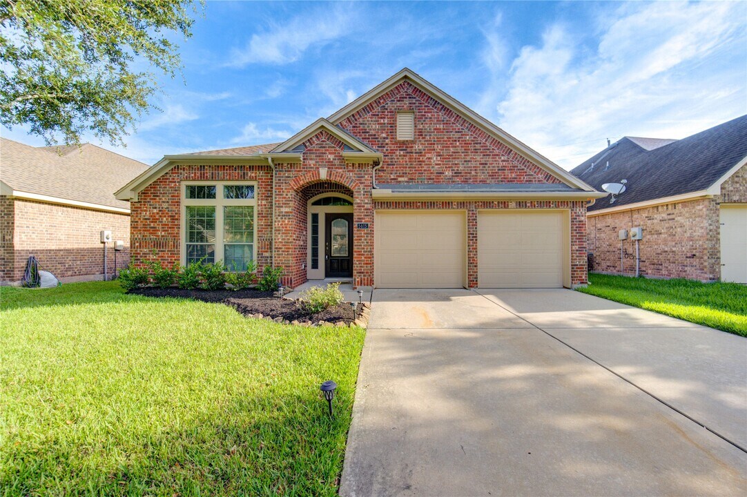 5615 Stoneridge Ct in Rosenberg, TX - Building Photo