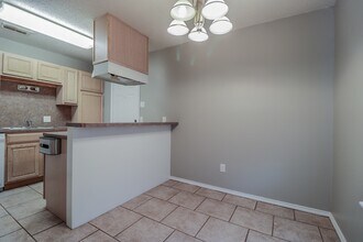 2401 87th St-Unit -B in Lubbock, TX - Building Photo - Building Photo