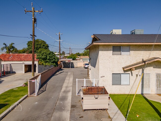 331 Haybert Ct in Bakersfield, CA - Building Photo - Building Photo