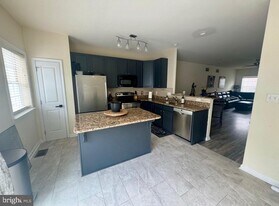 510 Boxwood Ln in Deptford, NJ - Building Photo