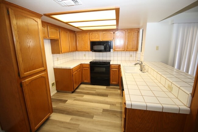 5110 W Kadota Ave in Fresno, CA - Building Photo - Building Photo