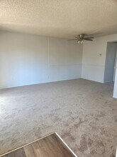 8726 Independence Ave, Unit 219I in Los Angeles, CA - Building Photo - Building Photo