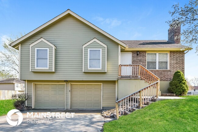 property at 505 NW Willow Dr