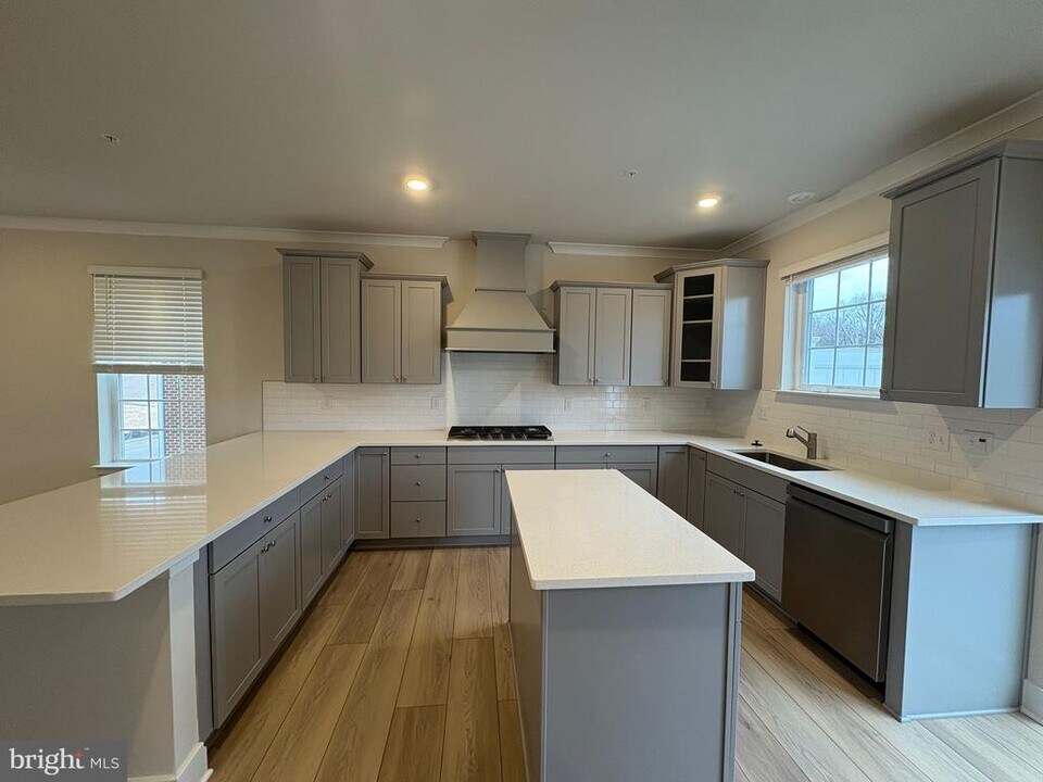 1734 Water Xing Rd in Pikesville, MD - Building Photo