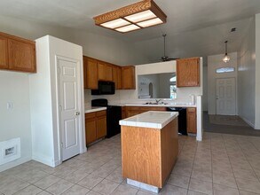 111 Buck Run Dr in Oroville, CA - Foto de edificio - Building Photo
