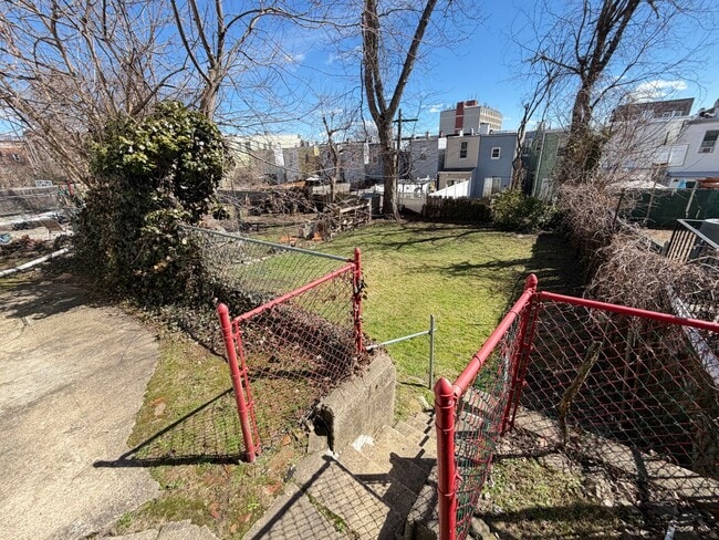 82 Waring Pl in Yonkers, NY - Building Photo - Building Photo