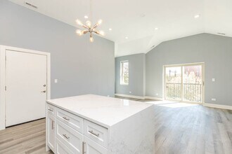 6632 S Kenwood Ave in Chicago, IL - Building Photo - Building Photo