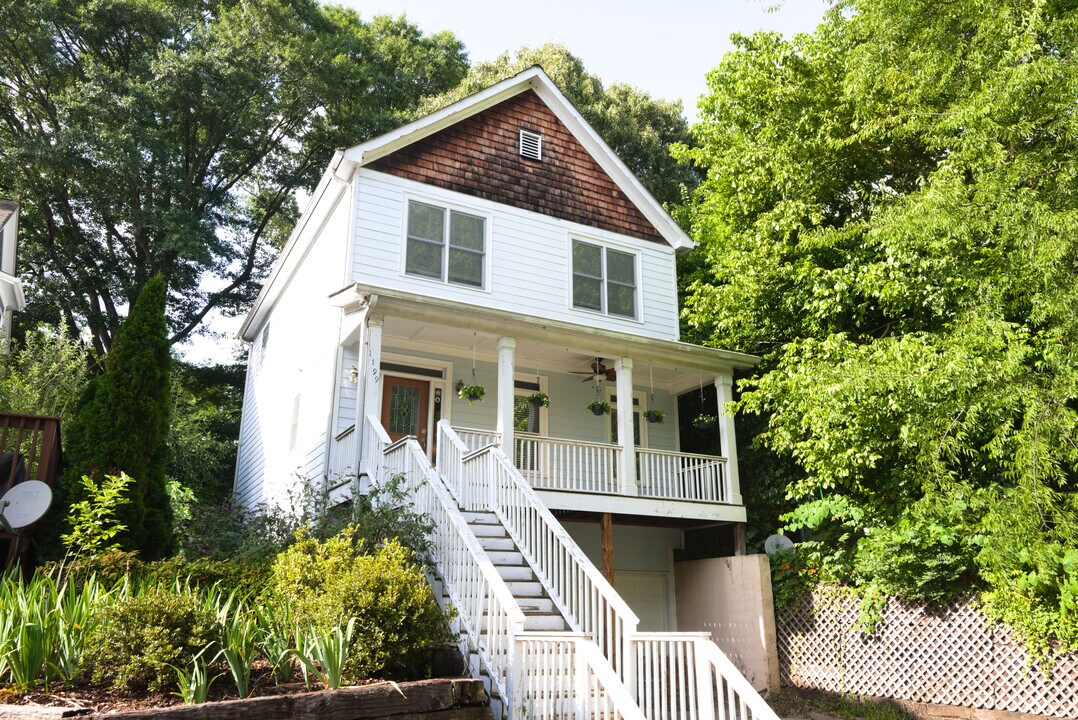 1199 Foster Plz NW in Atlanta, GA - Foto de edificio