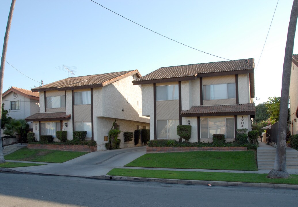 1700-1712 S 5th St in Alhambra, CA - Building Photo