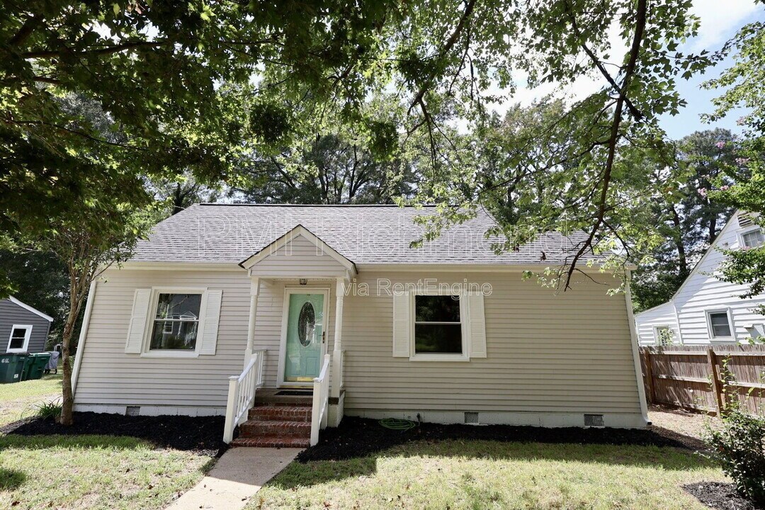 511 Highland Dr in Highland Springs, VA - Building Photo