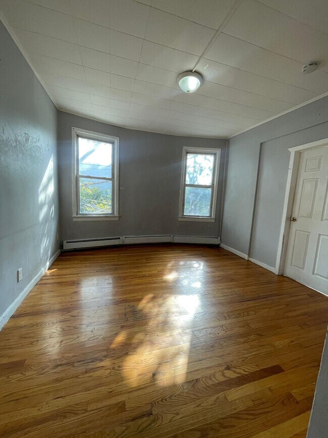41 Rutgers Ave, Unit 1L in Jersey City, NJ - Building Photo - Building Photo