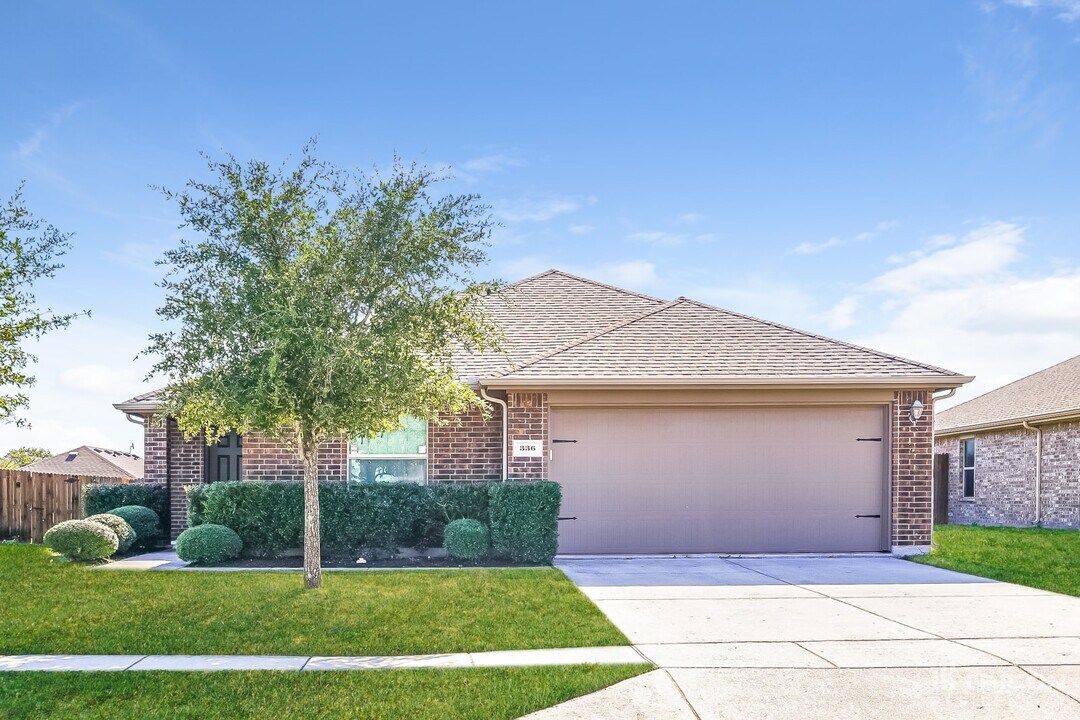 336 Carlyle St in Anna, TX - Building Photo