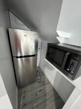 1341 E 2nd St, Unit New Studio apartment in Plainfield, NJ - Foto de edificio - Building Photo