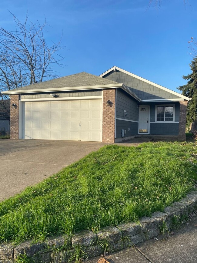 115 SE Lyon Pl in Albany, OR - Building Photo - Building Photo