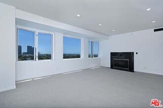 10520 Wilshire Blvd in Los Angeles, CA - Building Photo - Building Photo