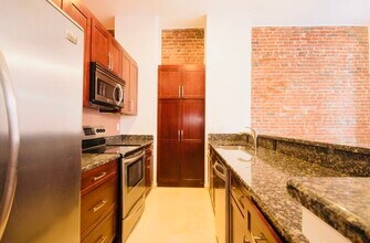 12 S Letitia St, Unit 302 in Philadelphia, PA - Building Photo - Building Photo