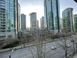 1239 W Georgia St in Vancouver, BC - Building Photo - Building Photo