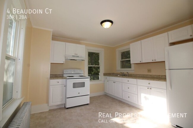 4 Beaudoin Ct in Rochester, NH - Building Photo - Building Photo