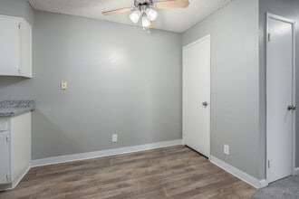 Magnolia Place Apartments in Carmichael, CA - Foto de edificio - Interior Photo