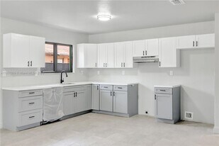 861 NW 6th Ave in Pompano Beach, FL - Building Photo