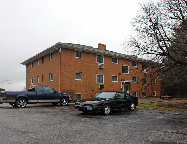 2726 Juno Pl in Akron, OH - Building Photo - Building Photo