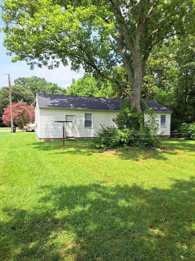 1424 Bireley St in Morristown, TN - Building Photo - Building Photo