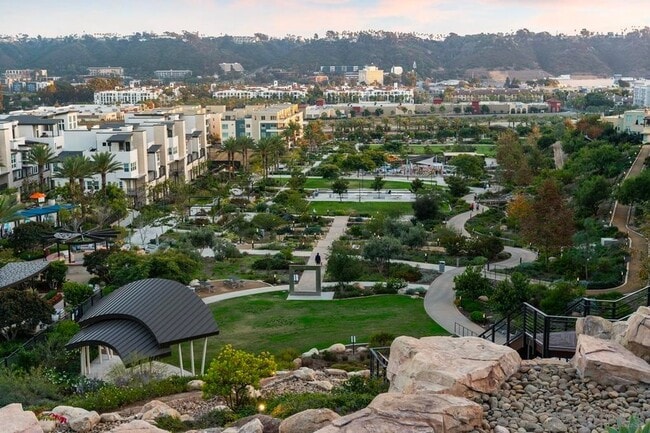 8575 Aspect Dr in San Diego, CA - Building Photo - Building Photo