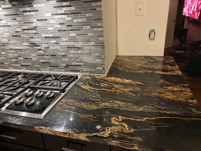 109 Centre Ave in Secaucus, NJ - Building Photo - Building Photo