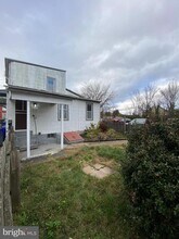 64 S Evans St in Pottstown, PA - Building Photo - Building Photo