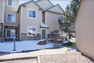 9691 W Coco Cir-Unit -UNIT 207 in Littleton, CO - Foto de edificio - Building Photo