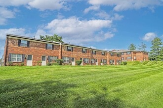 319 Blair Ct in Louisville, KY - Building Photo - Building Photo