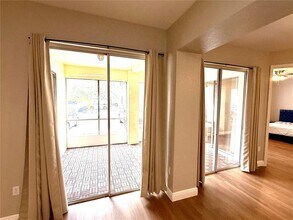 5041 Sunridge Palms Dr in Tampa, FL - Building Photo - Building Photo