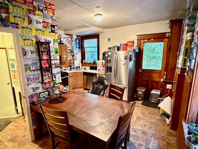 2346 Stratford Ave in Cincinnati, OH - Foto de edificio - Building Photo