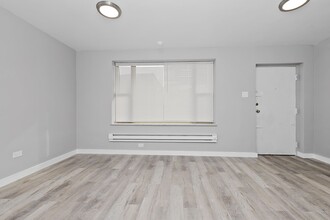 8124 S Western Ave. Chicago IL in Chicago, IL - Foto de edificio - Interior Photo