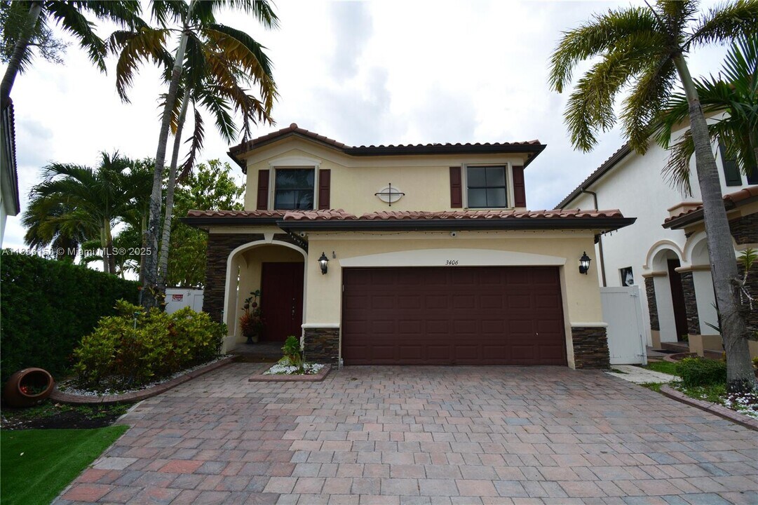 3406 W 88th St in Hialeah, FL - Building Photo