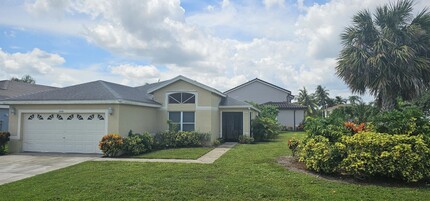 6866 Barnwell Dr in Boynton Beach, FL - Building Photo - Building Photo