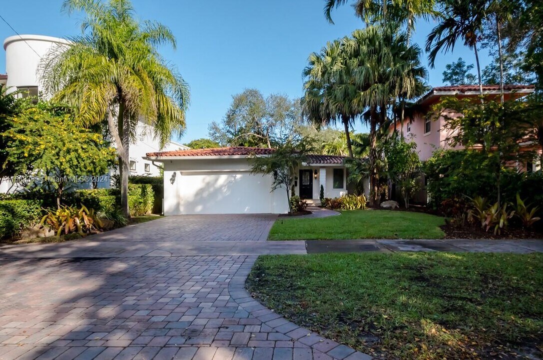 605 Altara Ave in Coral Gables, FL - Building Photo
