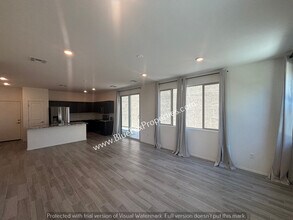 1105 E Ascent St in Tucson, AZ - Foto de edificio - Building Photo