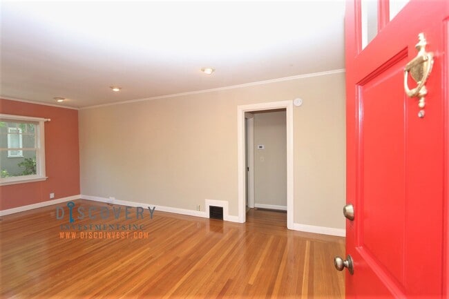 125 Ronada Ave in Piedmont, CA - Building Photo - Building Photo